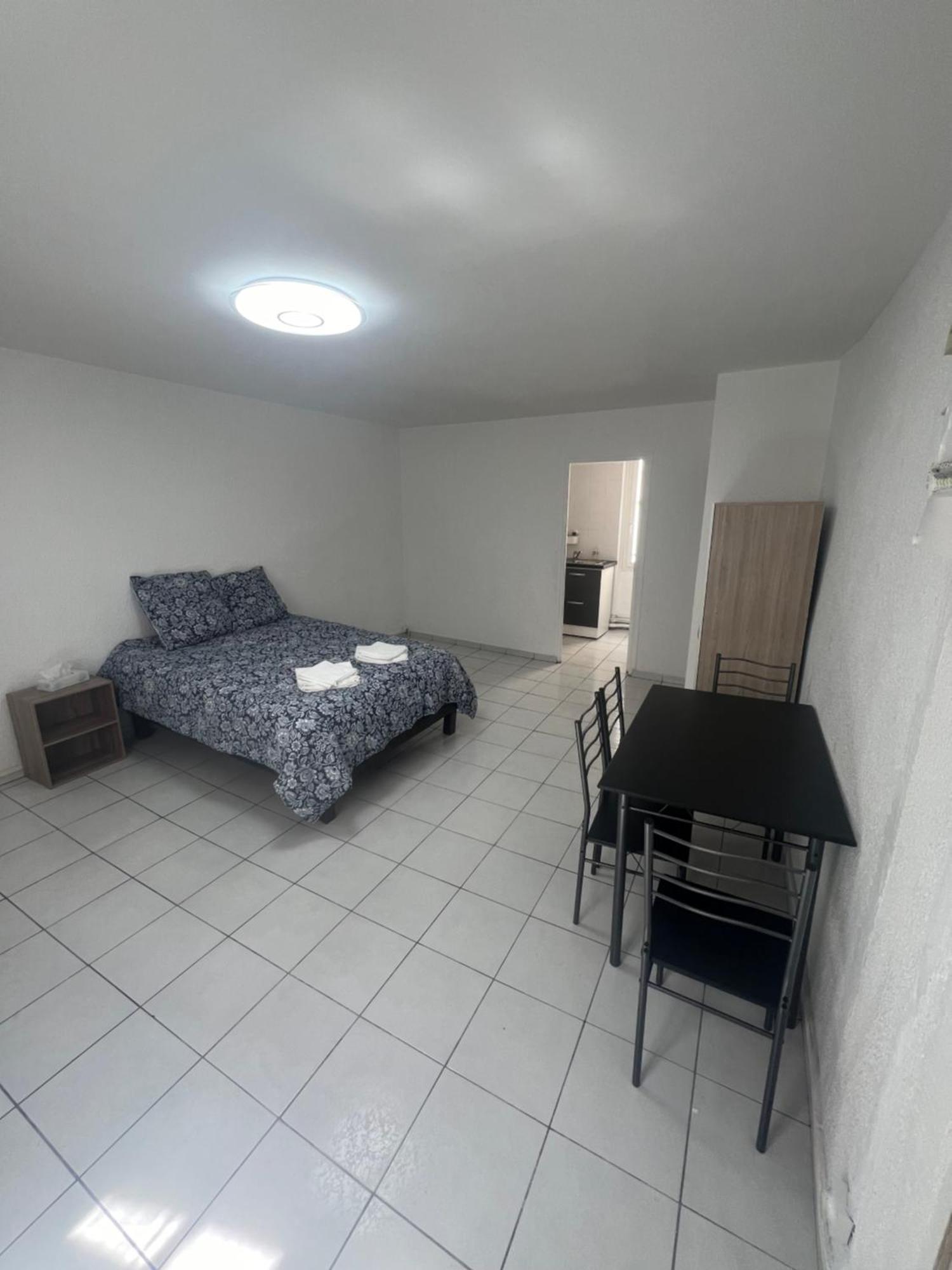 Studio Tapisvert St Charles Canebiere Vieux Port Marsella Exterior foto