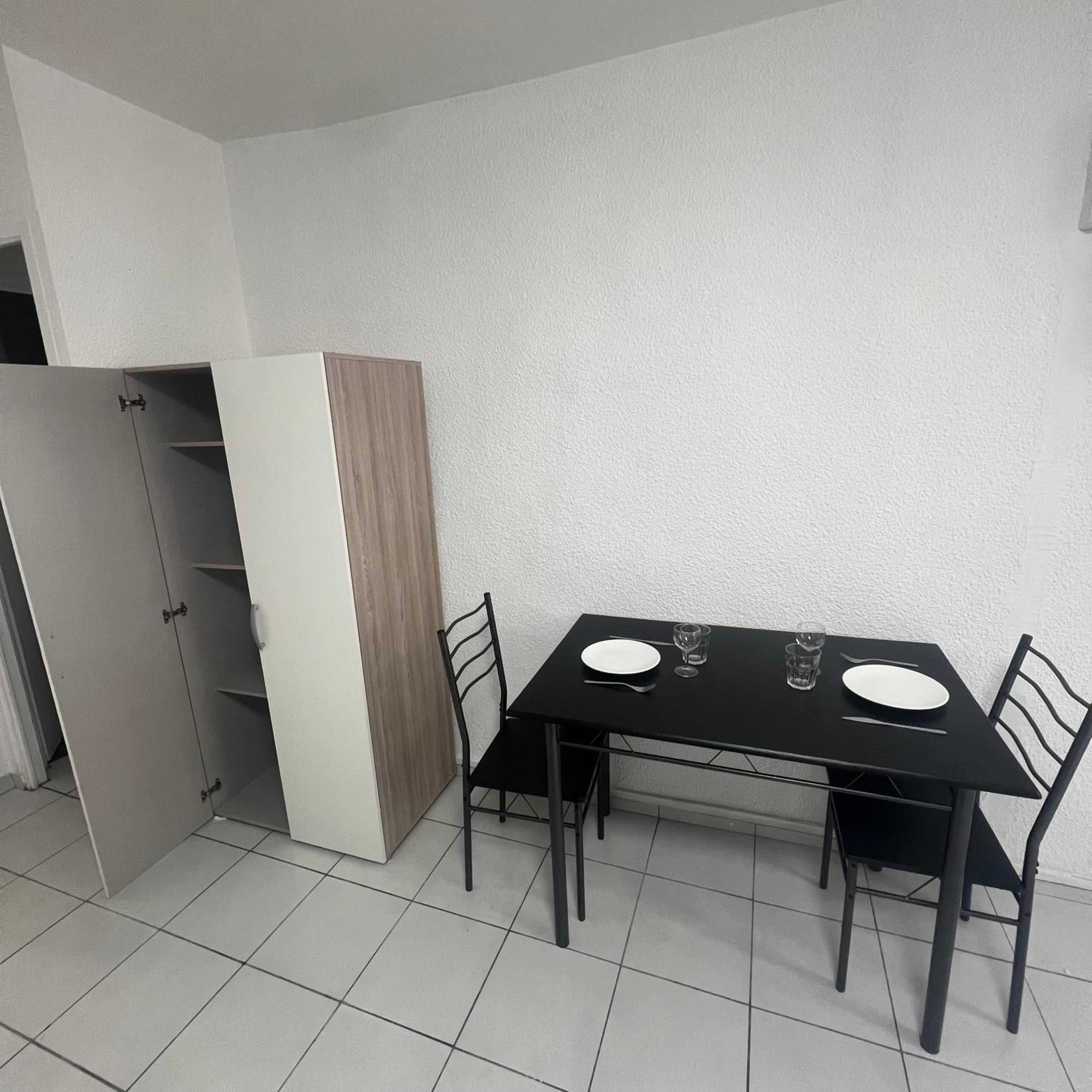 Studio Tapisvert St Charles Canebiere Vieux Port Marsella Exterior foto